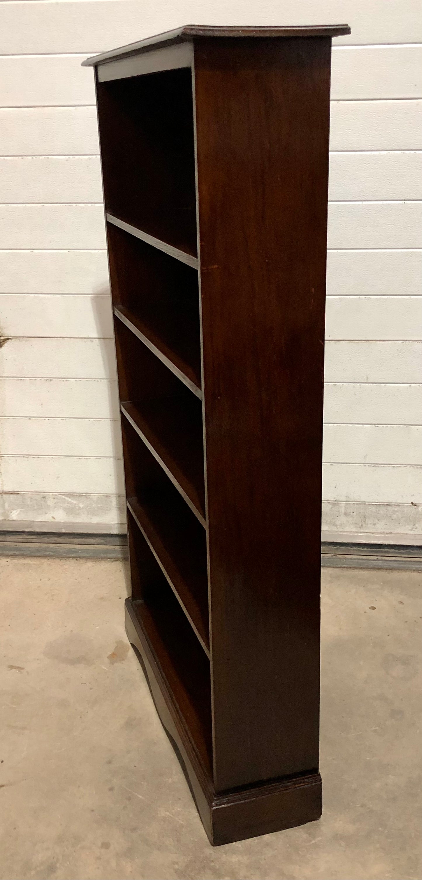 000731....Handsome Vintage Oak Bookcase / Bookshelves ( solod )