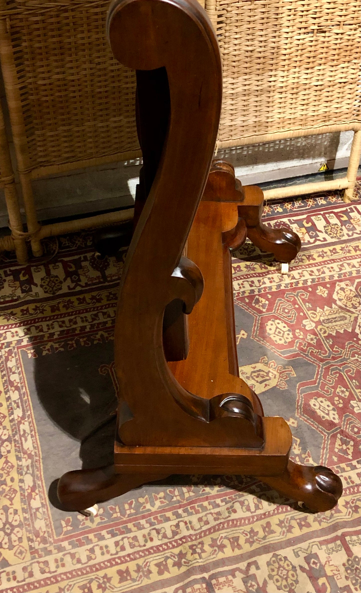 000570.... Handsome Victorian Mahogany Cheval Mirror