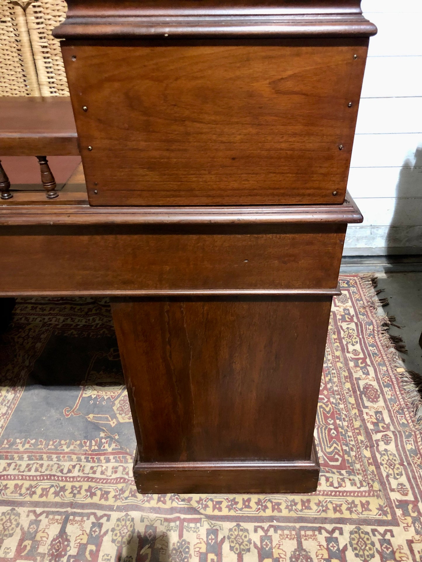 000568....Handsome Large Edwardian Walnut Pedestal Desk