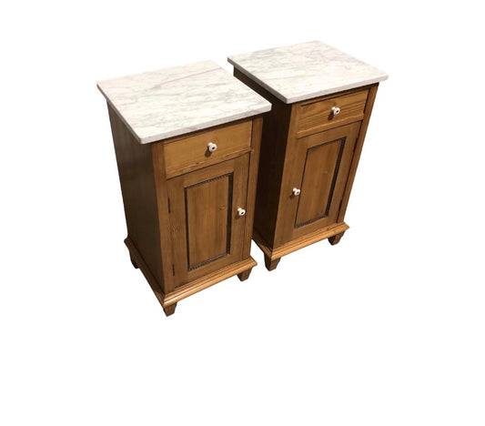 000855....Handsome Pair Of Continental Pine Bedside Cabinets / Bedside Tables ( sold )