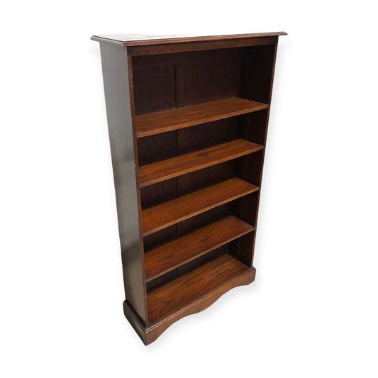 000731....Handsome Vintage Oak Bookcase / Bookshelves ( solod )