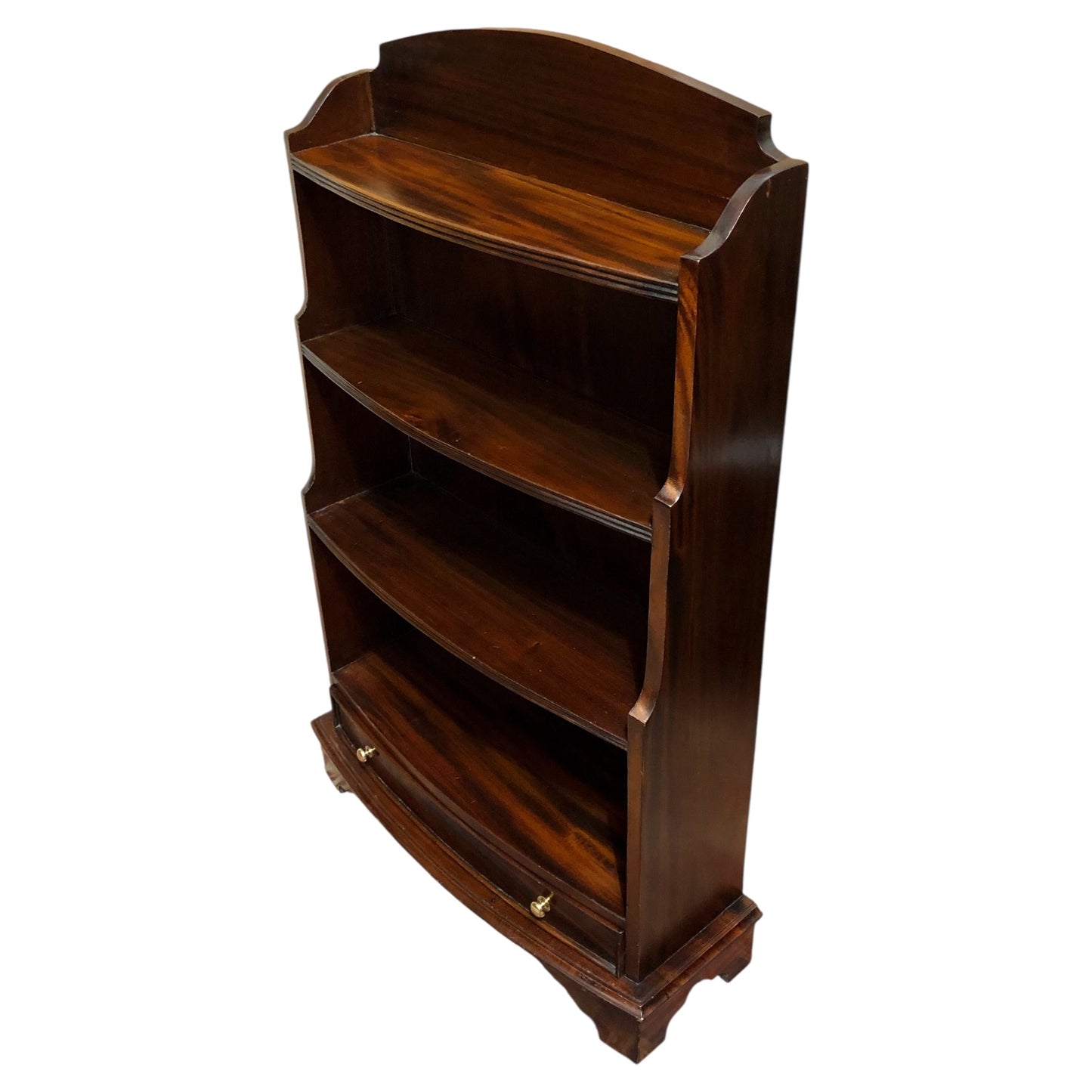 000641.... Handsome Vintage Mahogany Bookcase