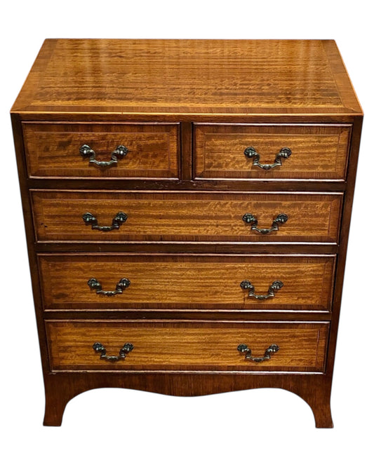 000620....Handsome Small Vintage Mahogany Chest Of Drawers