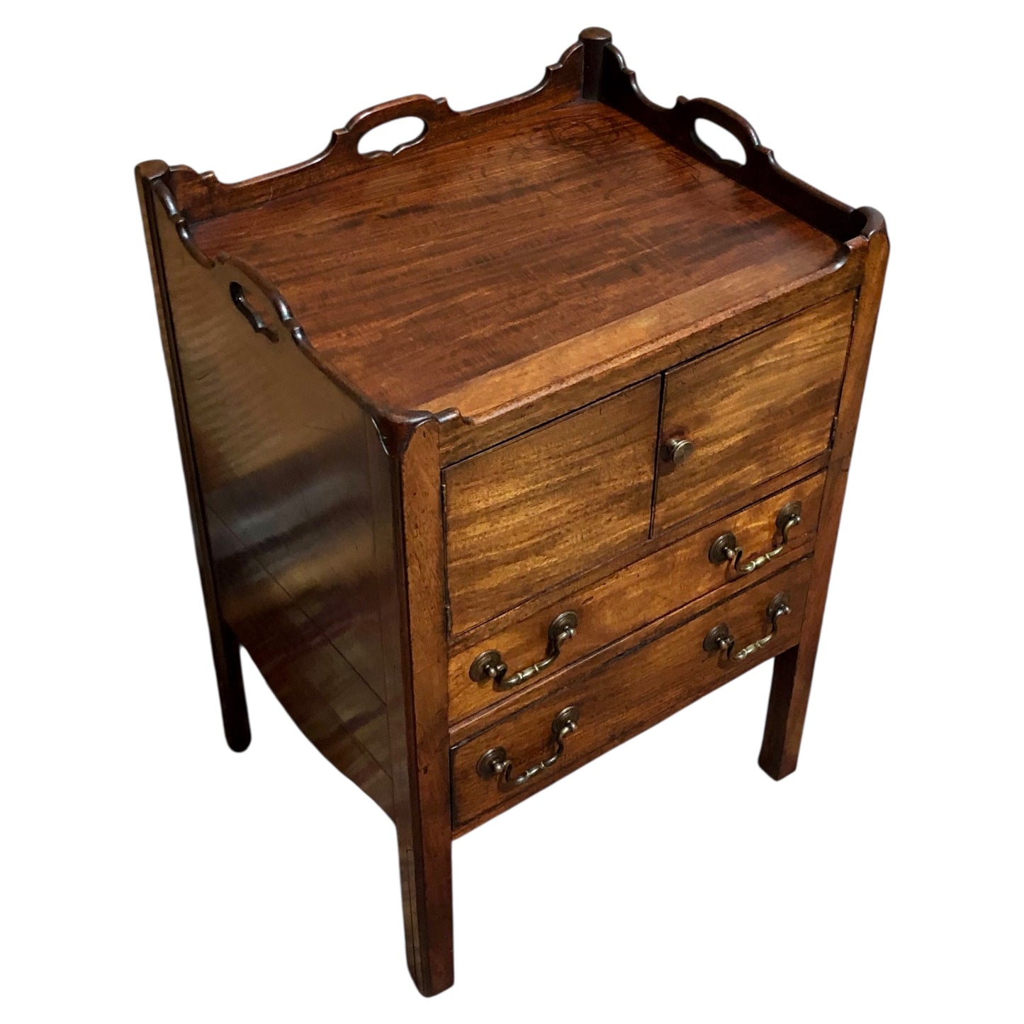 000606....Handsome George 111 Bedside /Lamp Table
