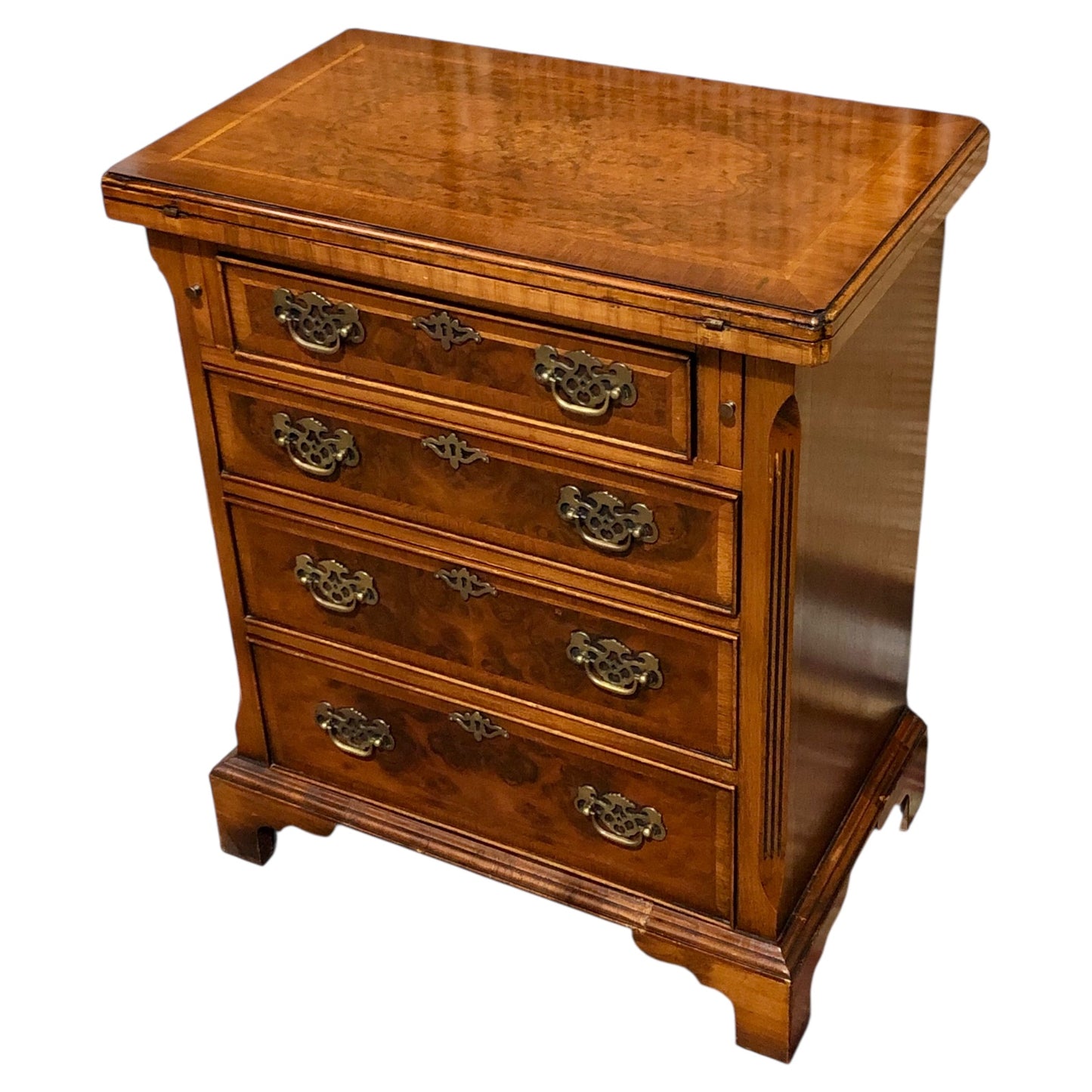 000595....Handsome Vintage Figured Walnut Chest Of Drawers/Small Chest