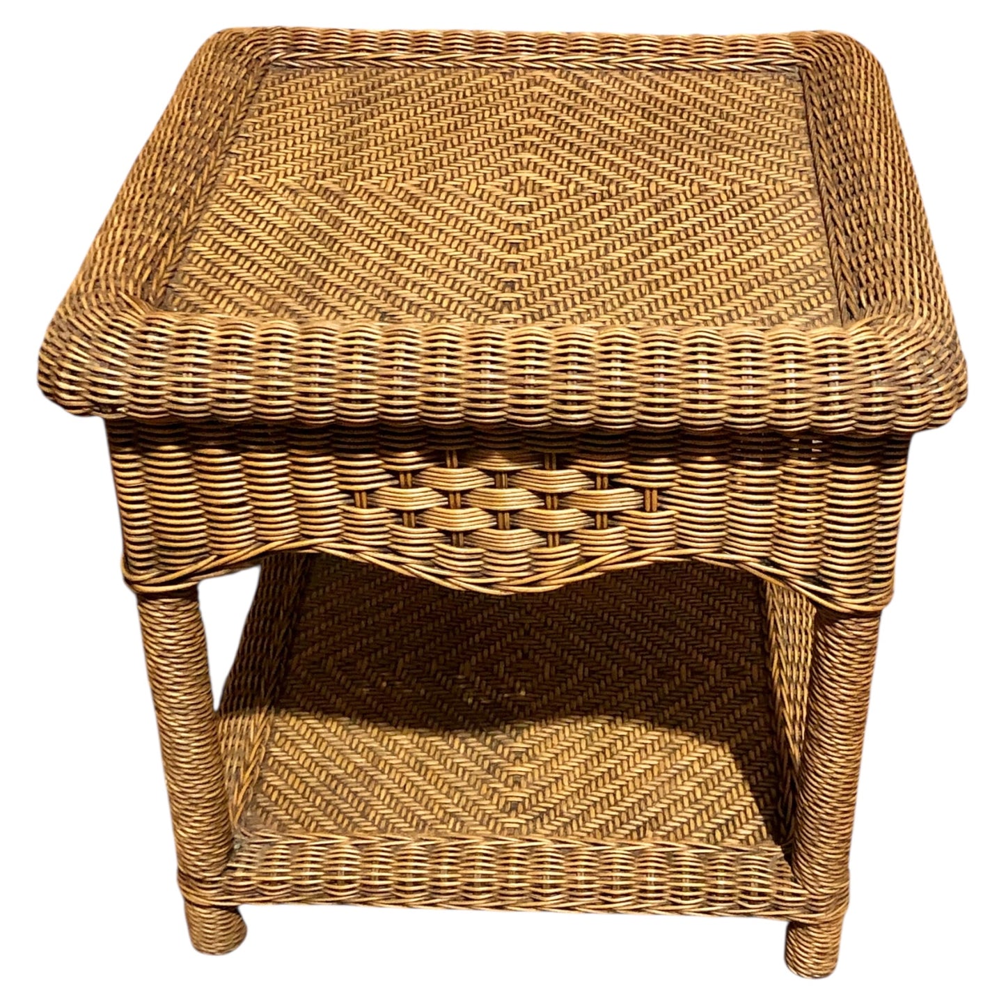 000586....Handsome Vintage Wicker Coffee Table