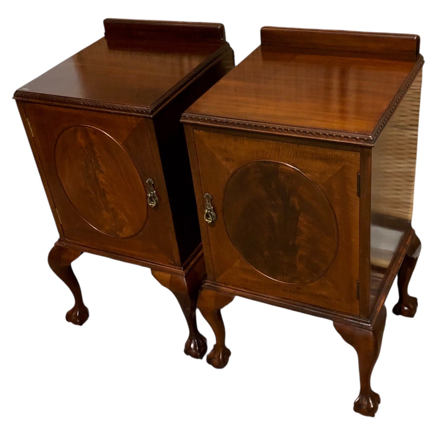 000584....Handsome Pair Of Vintage Mahogany Bedside Tables ( sold )