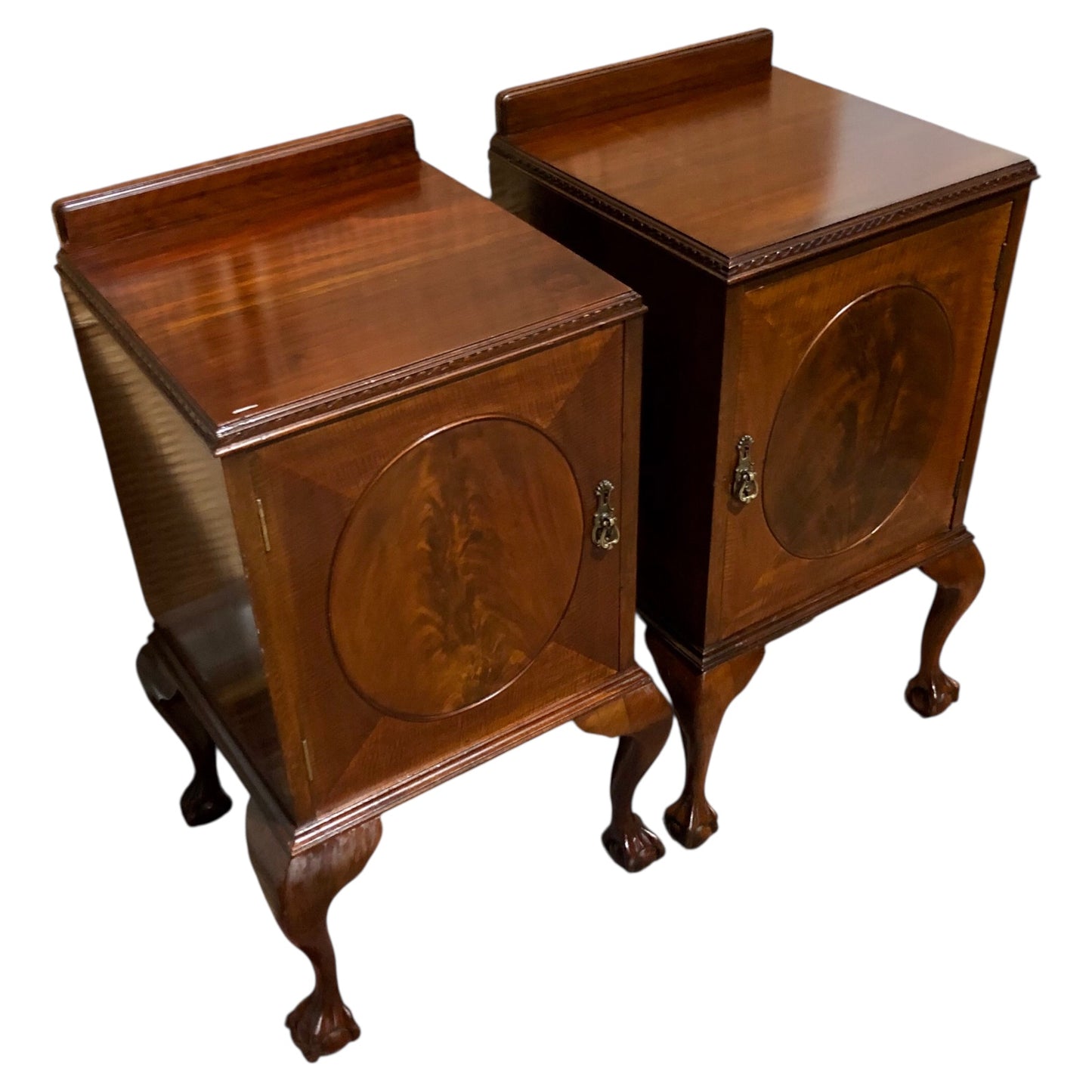 000584....Handsome Pair Of Vintage Mahogany Bedside Tables ( sold )