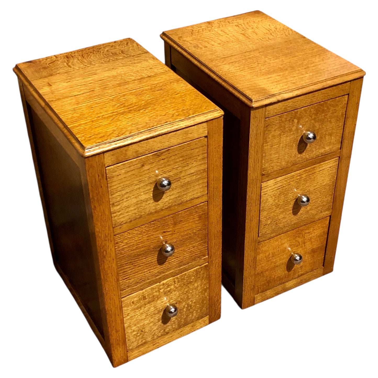 000578....Handsome Pair Of Solid Oak Art Deco Style Bedside Chests