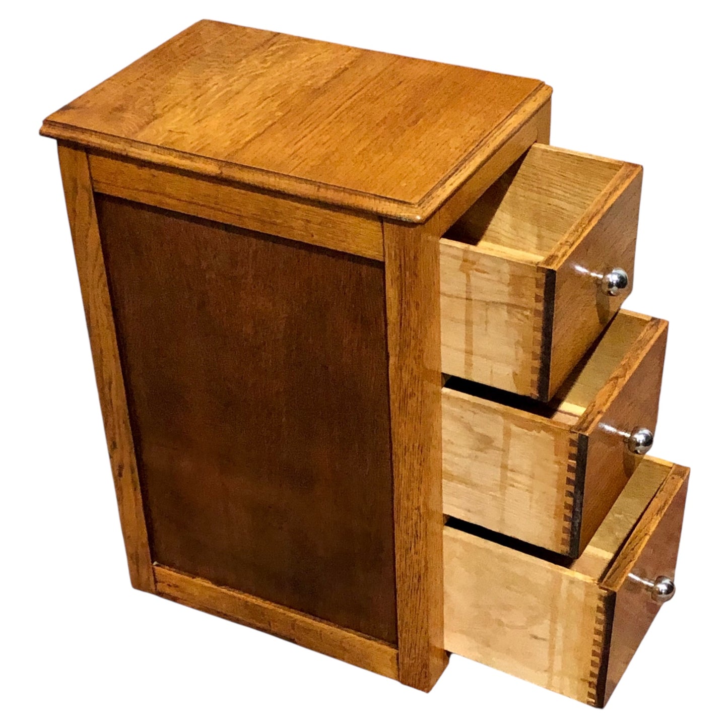 000578....Handsome Pair Of Solid Oak Art Deco Style Bedside Chests