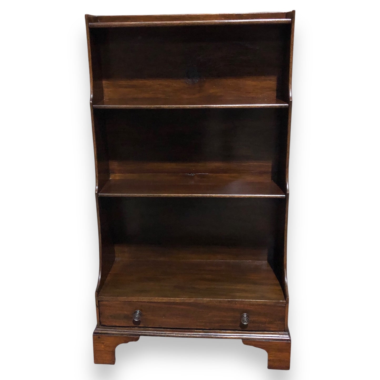 000574....Handsome Vintage Mahogany Bookcase