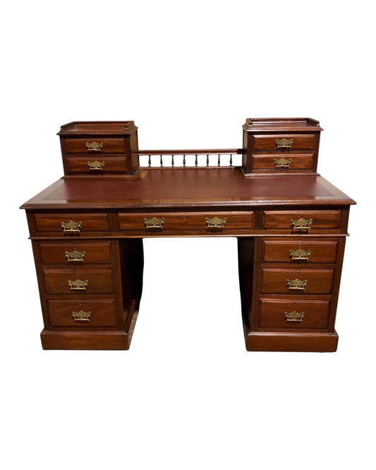 000568....Handsome Large Edwardian Walnut Pedestal Desk