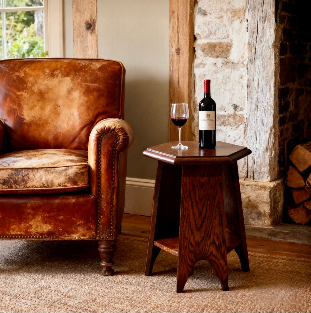 000555....Handsome Arts And Crafts Small Oak Table/Plant Stand