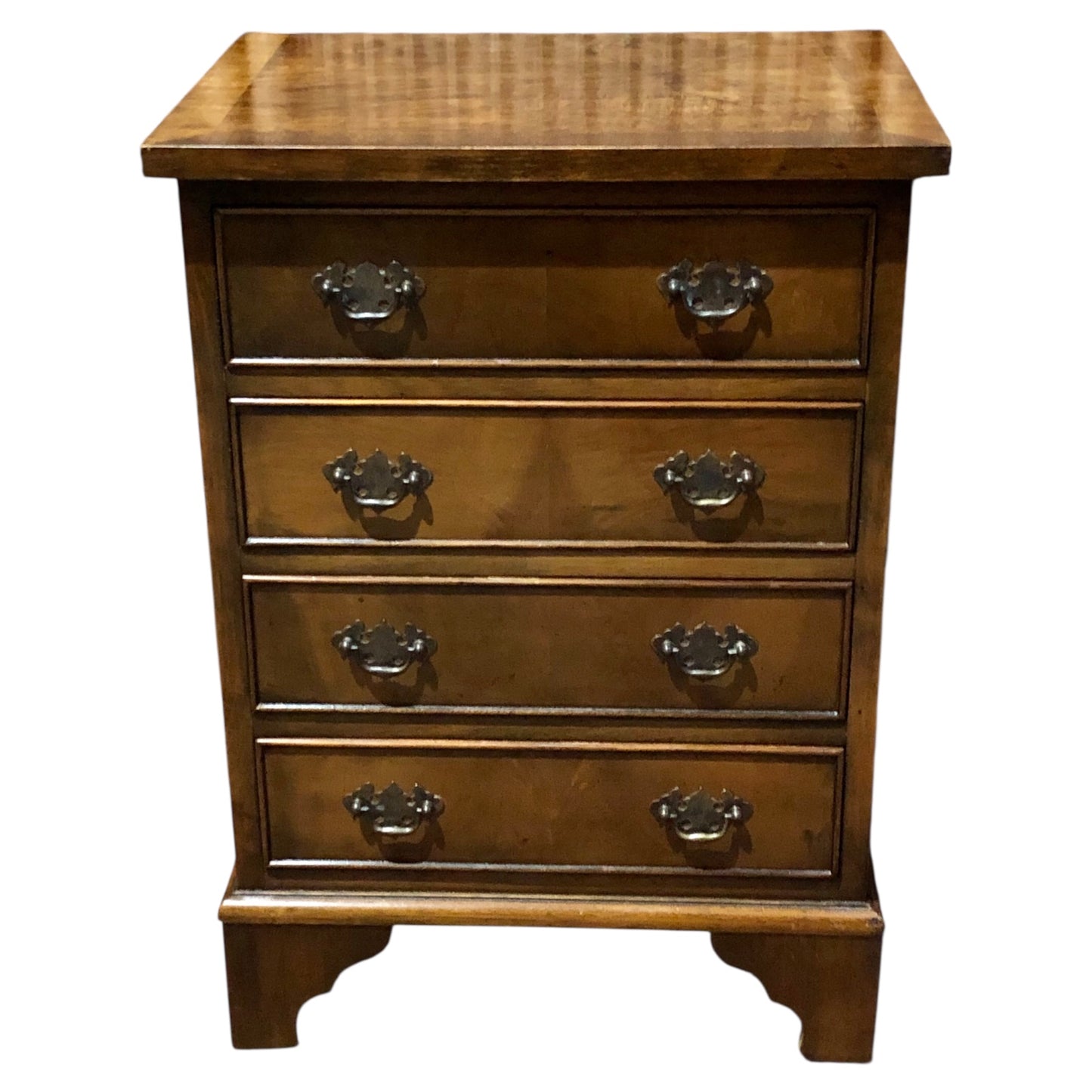 000553....Handsome Vintage Walnut Bedside Chest