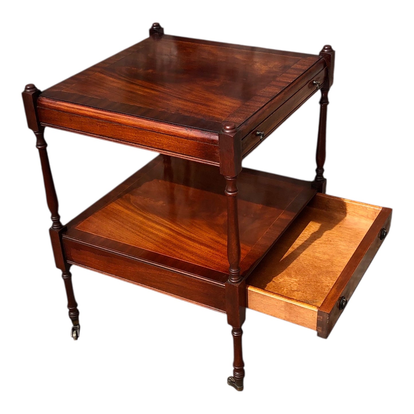 000521....Handsome Vintage Bedside Or Lamp Table
