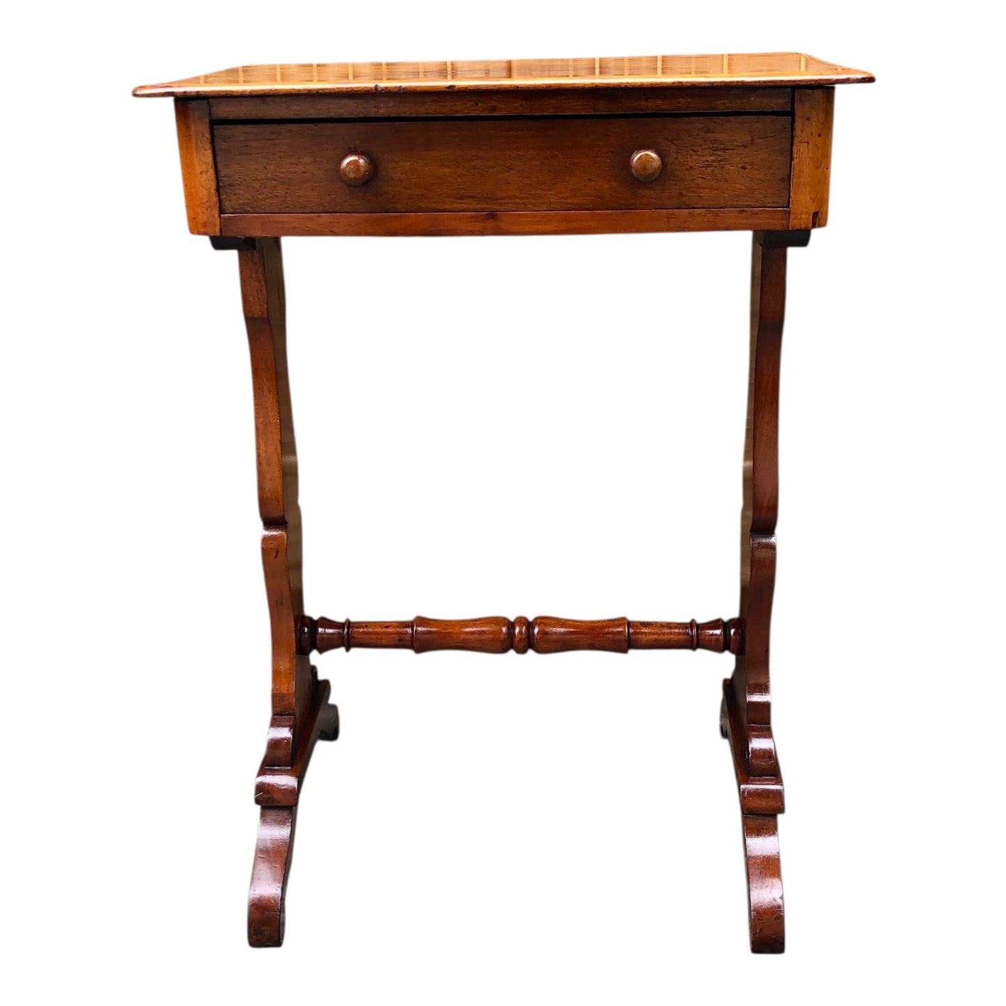 000500....Handsome Small Antique Mahogany Lamp Table