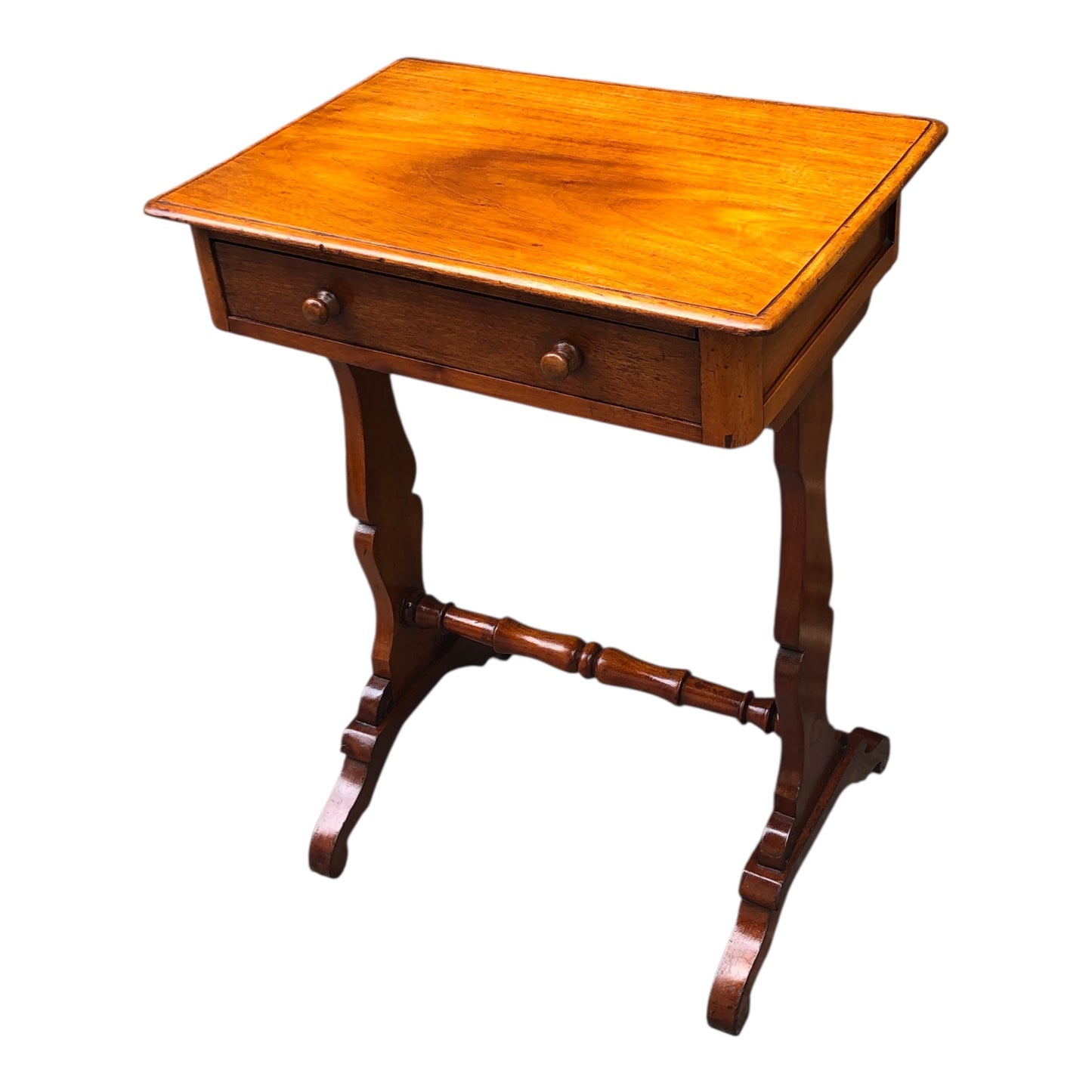 000500....Handsome Small Antique Mahogany Lamp Table