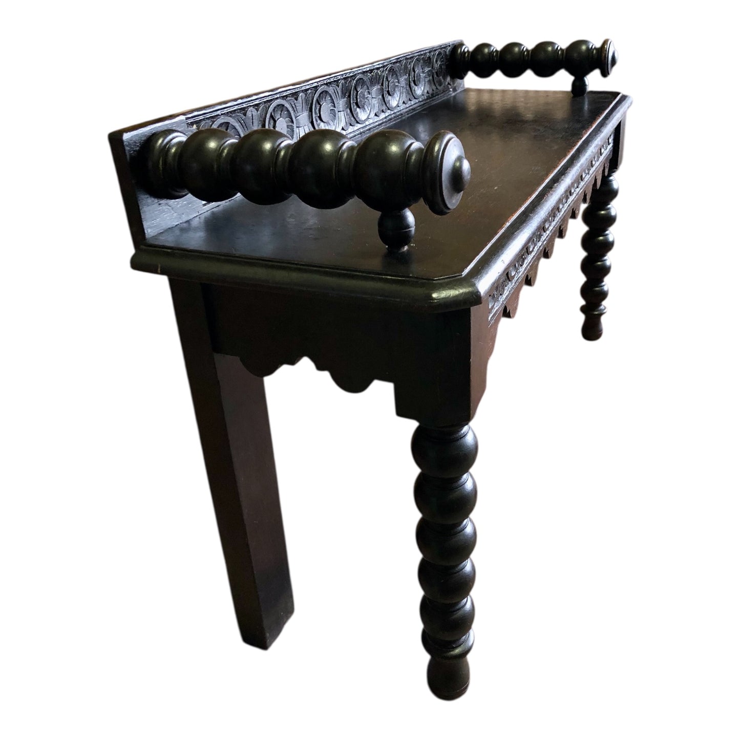 000498....Handsome Gothic Style Carved Oak Bench