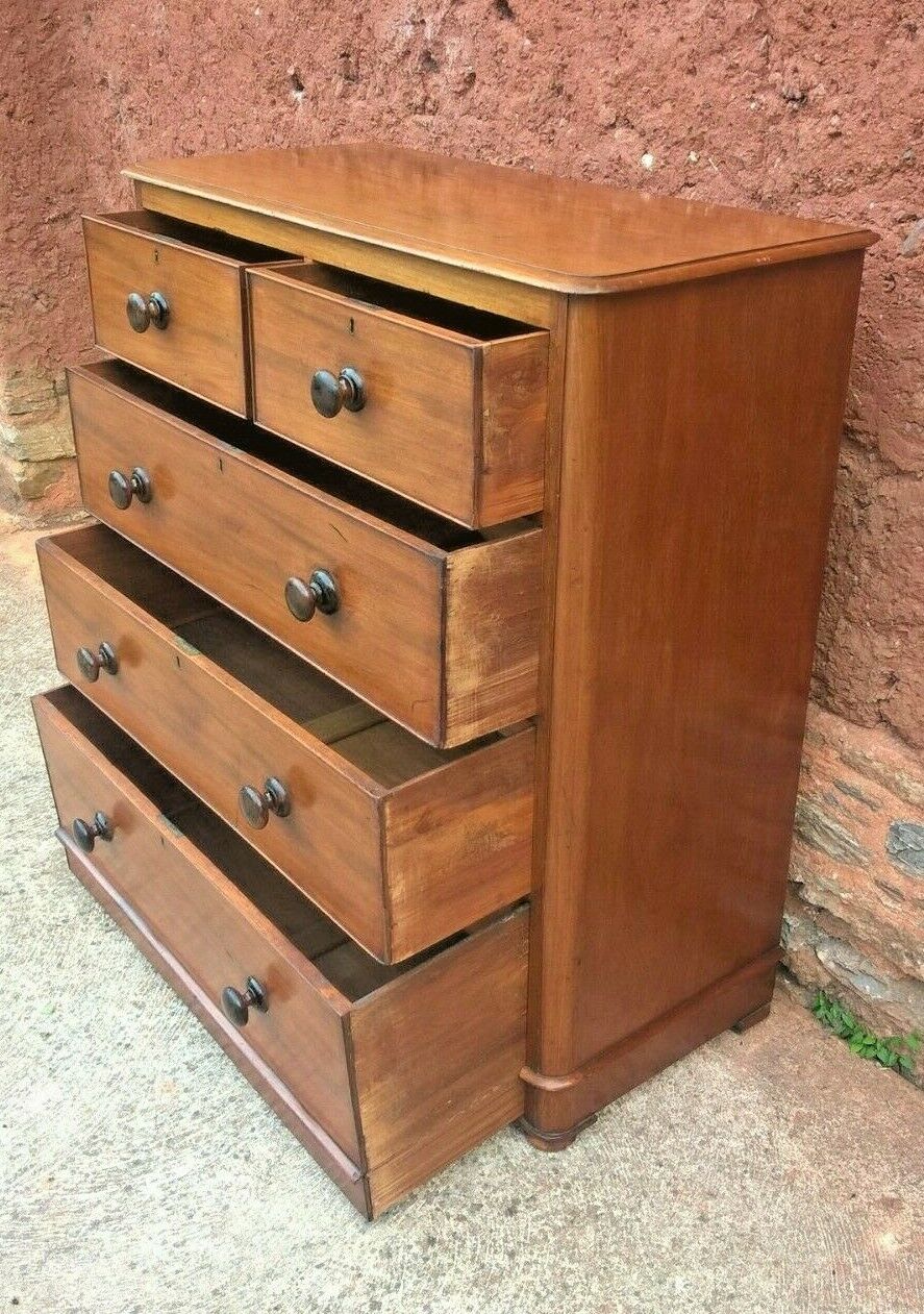 Antique Mahogany Chest Of Drawers With Rounded Corners