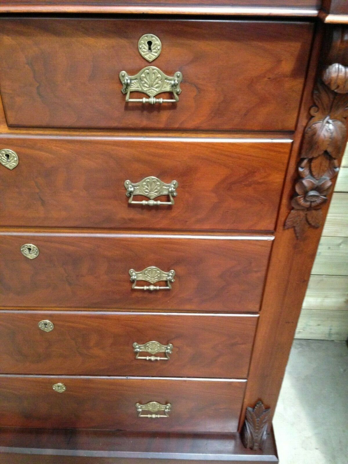 Magnificent Antique Mahogany Chest Of Drawers / Large Chest