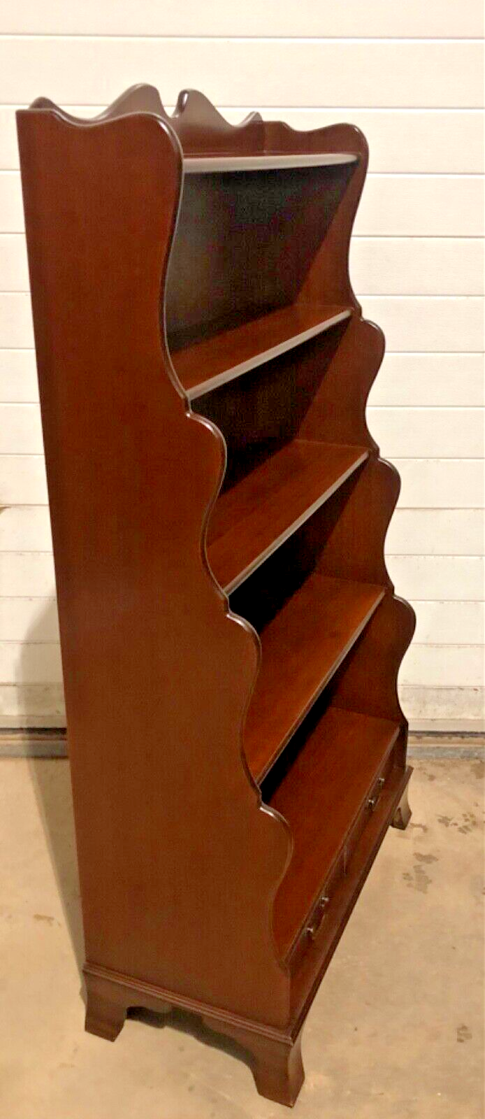 000868.....Handsome Vintage Mahogany Bookcase / Bookshelves ( sold )