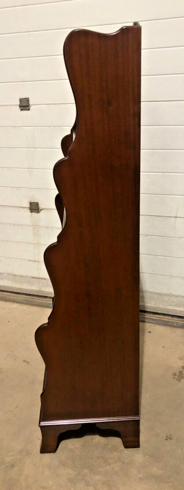 000868.....Handsome Vintage Mahogany Bookcase / Bookshelves ( sold )