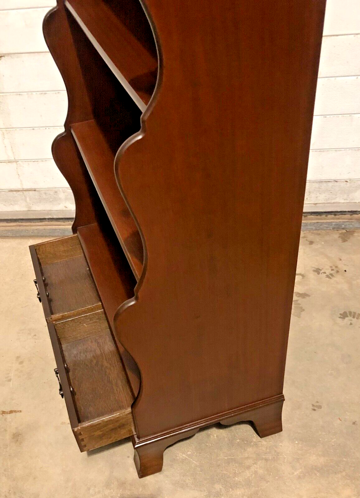 000868.....Handsome Vintage Mahogany Bookcase / Bookshelves ( sold )