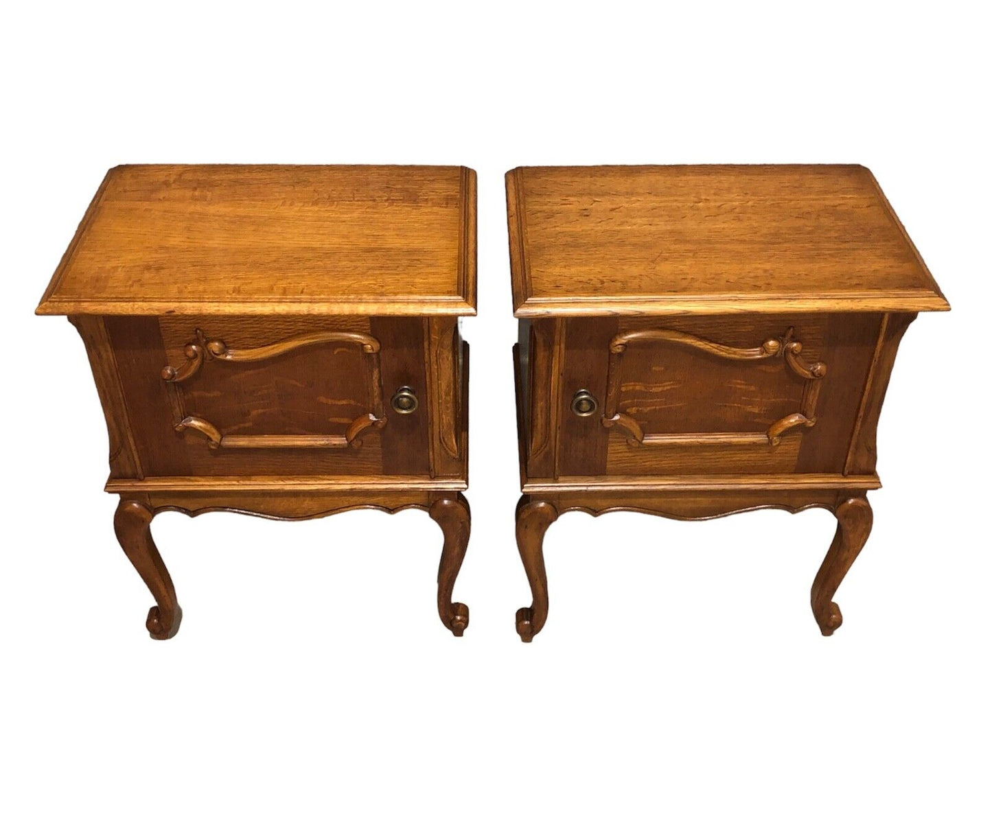 000880....Handsome Pair Of Vintage French Oak Bedside Cabinets ( sold )