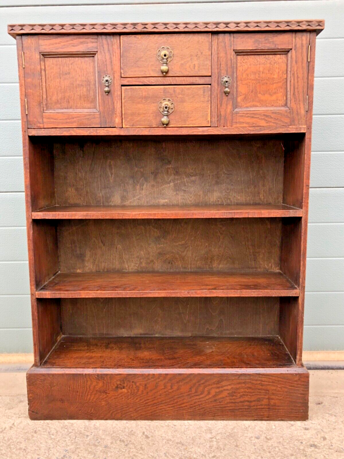 000865....Handsome Arts And Crafts Oak Bookcase / Shelves ( sold )