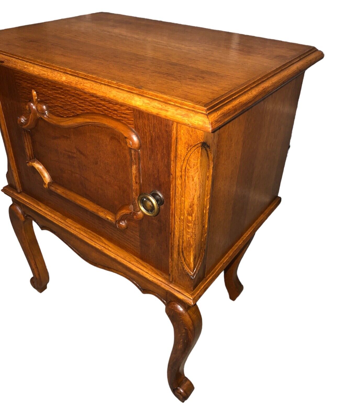 000880....Handsome Pair Of Vintage French Oak Bedside Cabinets ( sold )