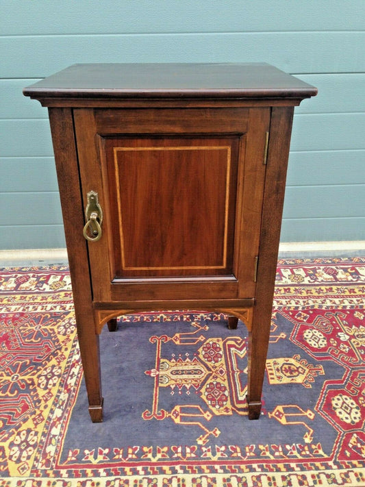 218.....Lovely Edwardian Mahogany Bedside Cupboard / Vintage Bedside Table