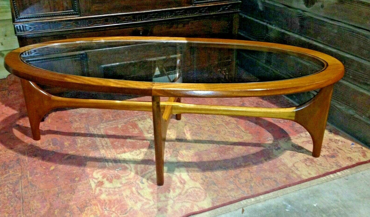 427.....Stateroom Retro Oval Coffee Table By Stonehill / Teak Retro Coffee Table