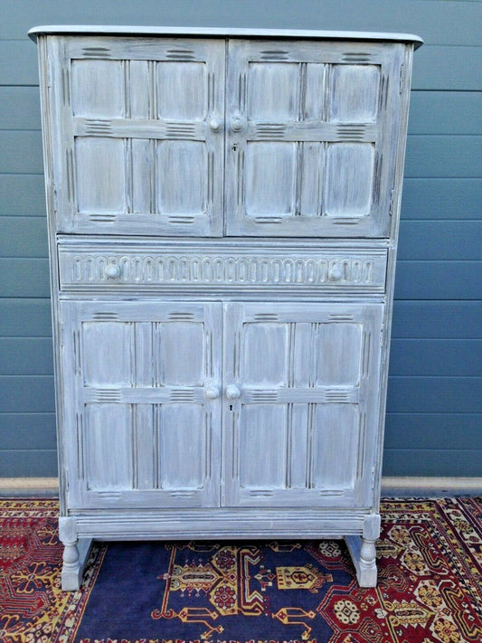 221.....Vintage Drinks Cabinet By Priory Furniture / Vintage Cocktail Cabinet