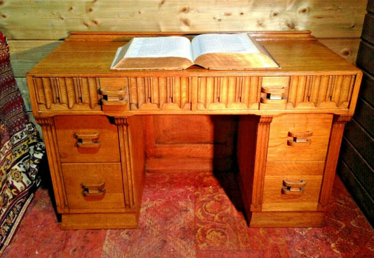 236.....Stunning Art Deco Oak Dressing Table / Vintage Oak Desk