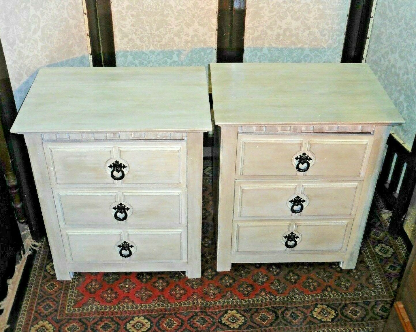 A Pair Of Refinished Pine Bedside Chests / Bedside Tables