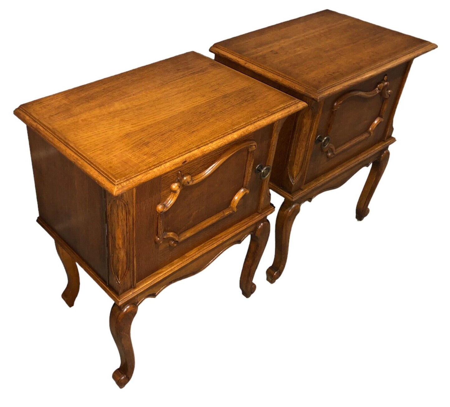 000880....Handsome Pair Of Vintage French Oak Bedside Cabinets ( sold )