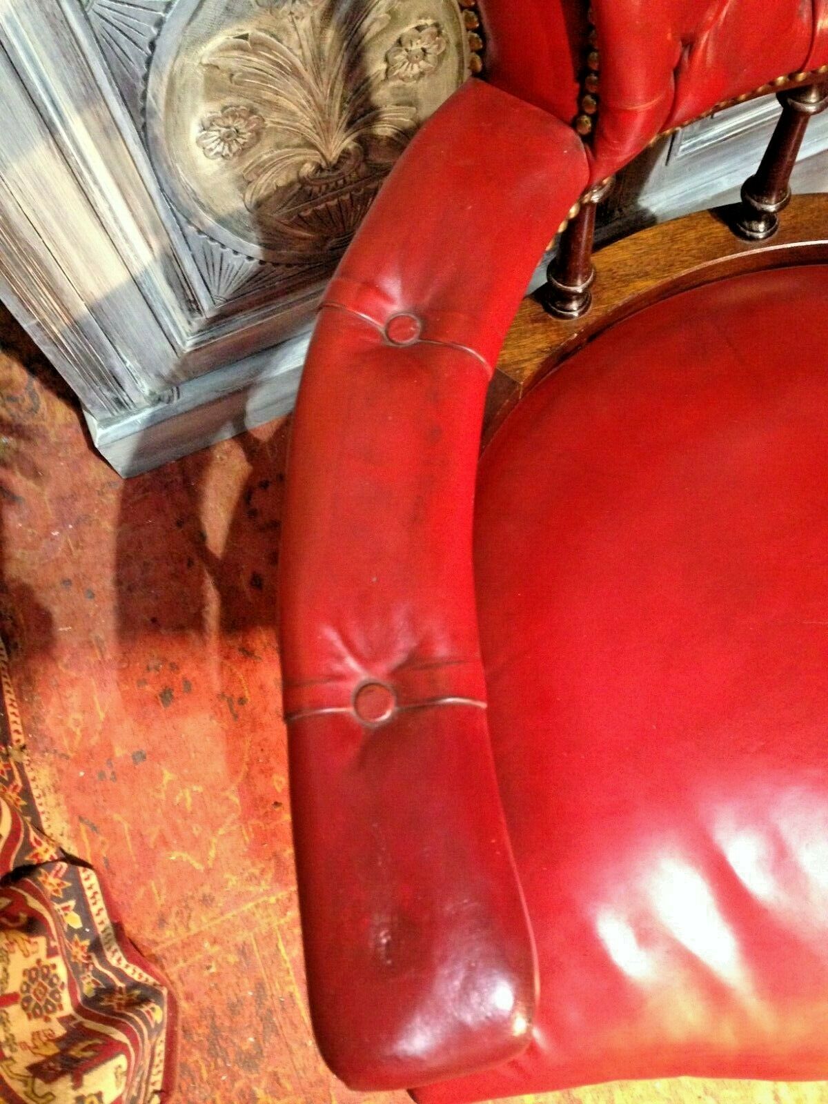 237.....Vintage Leather Captains Chair / Vintage Leather Revolving Desk Chair