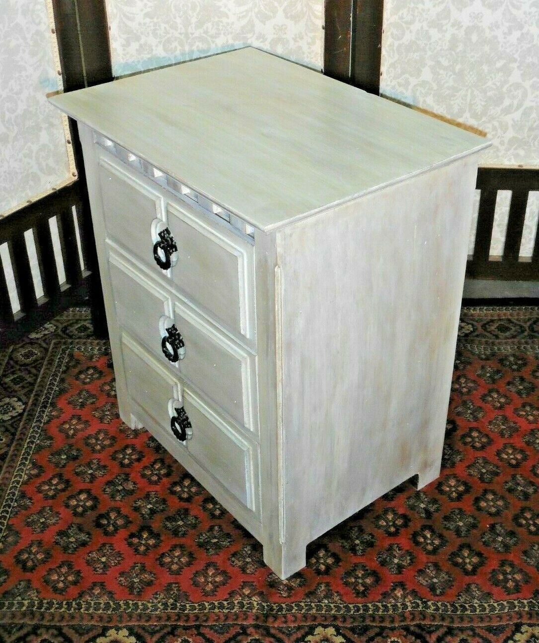 A Pair Of Refinished Pine Bedside Chests / Bedside Tables