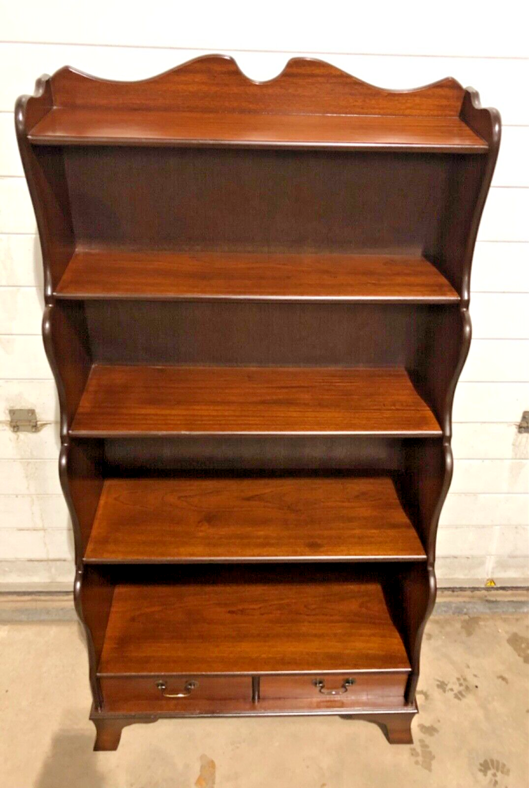 000868.....Handsome Vintage Mahogany Bookcase / Bookshelves ( sold )