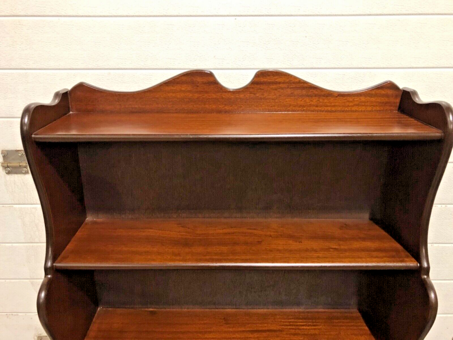 000868.....Handsome Vintage Mahogany Bookcase / Bookshelves ( sold )