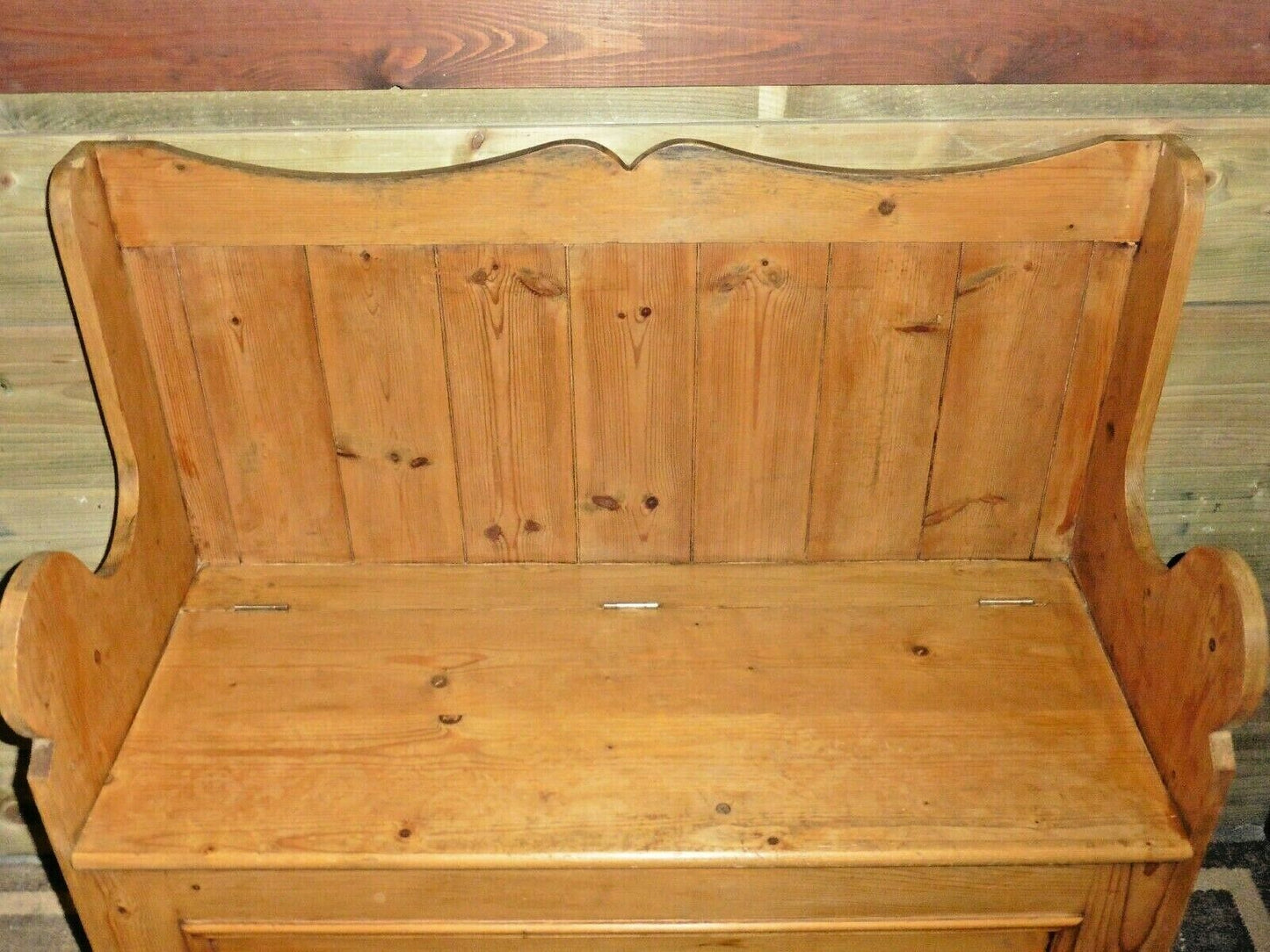 400.....Vintage Pine Hall Seat With Storage / Vintage Pine Settle