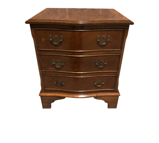 000882....Handsome Pair Of Vintage Bedside Chests / Bedside Tables