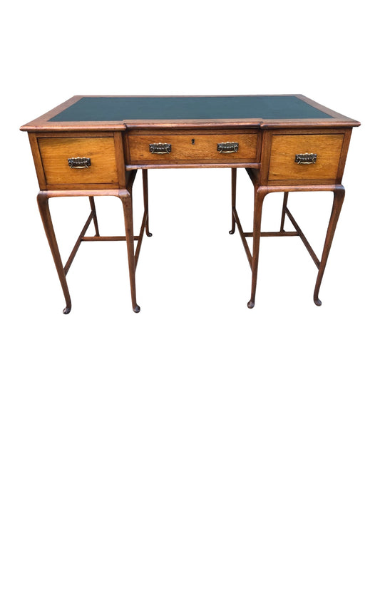 000881....Handsome Vintage Walnut Desk