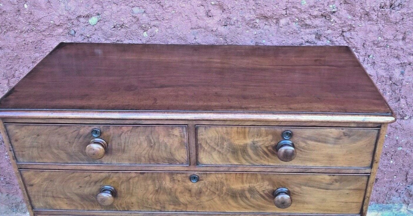 Good Quality Flame Mahogany Chest Antique Chest Drawers