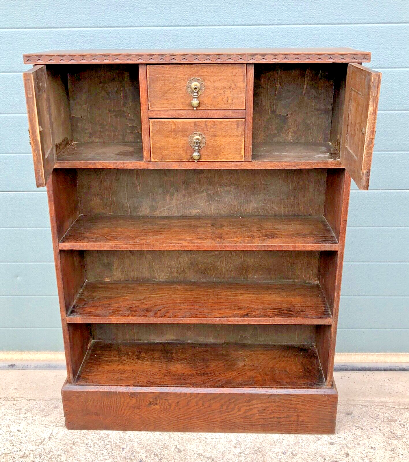 000865....Handsome Arts And Crafts Oak Bookcase / Shelves ( sold )