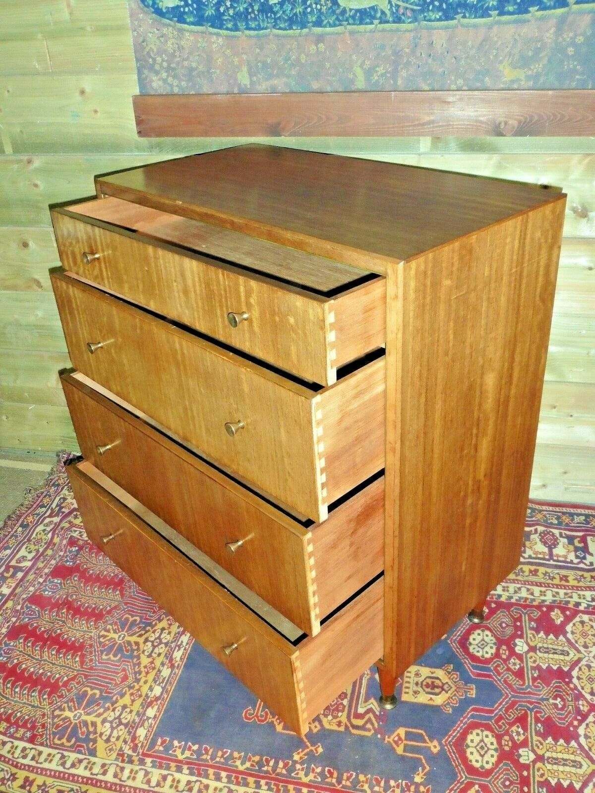 404.....Lovely Retro 4 Drawer Chest / Mid Century Modern Chest Of Drawers ( SOLD )