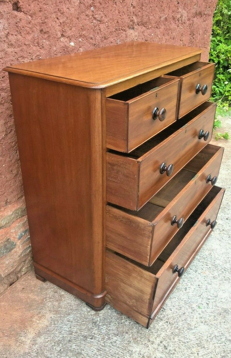 Antique Mahogany Chest Of Drawers With Rounded Corners