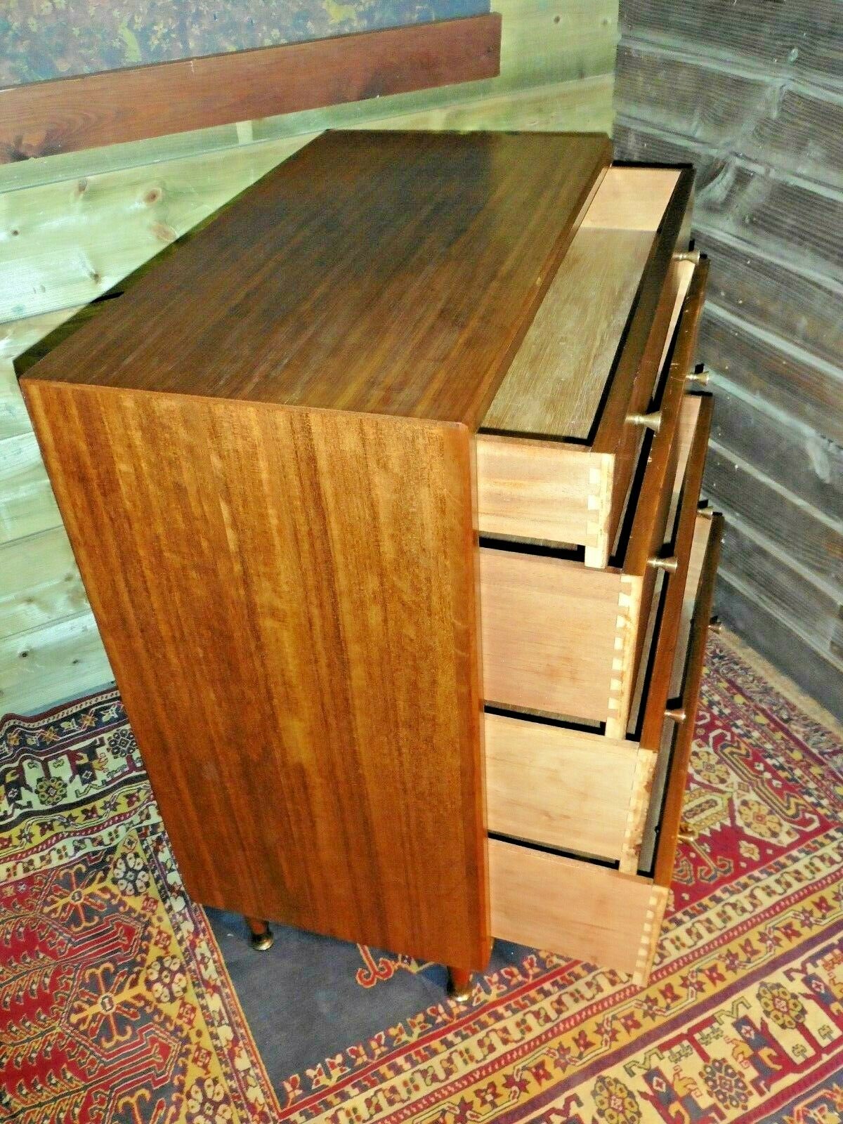 404.....Lovely Retro 4 Drawer Chest / Mid Century Modern Chest Of Drawers ( SOLD )