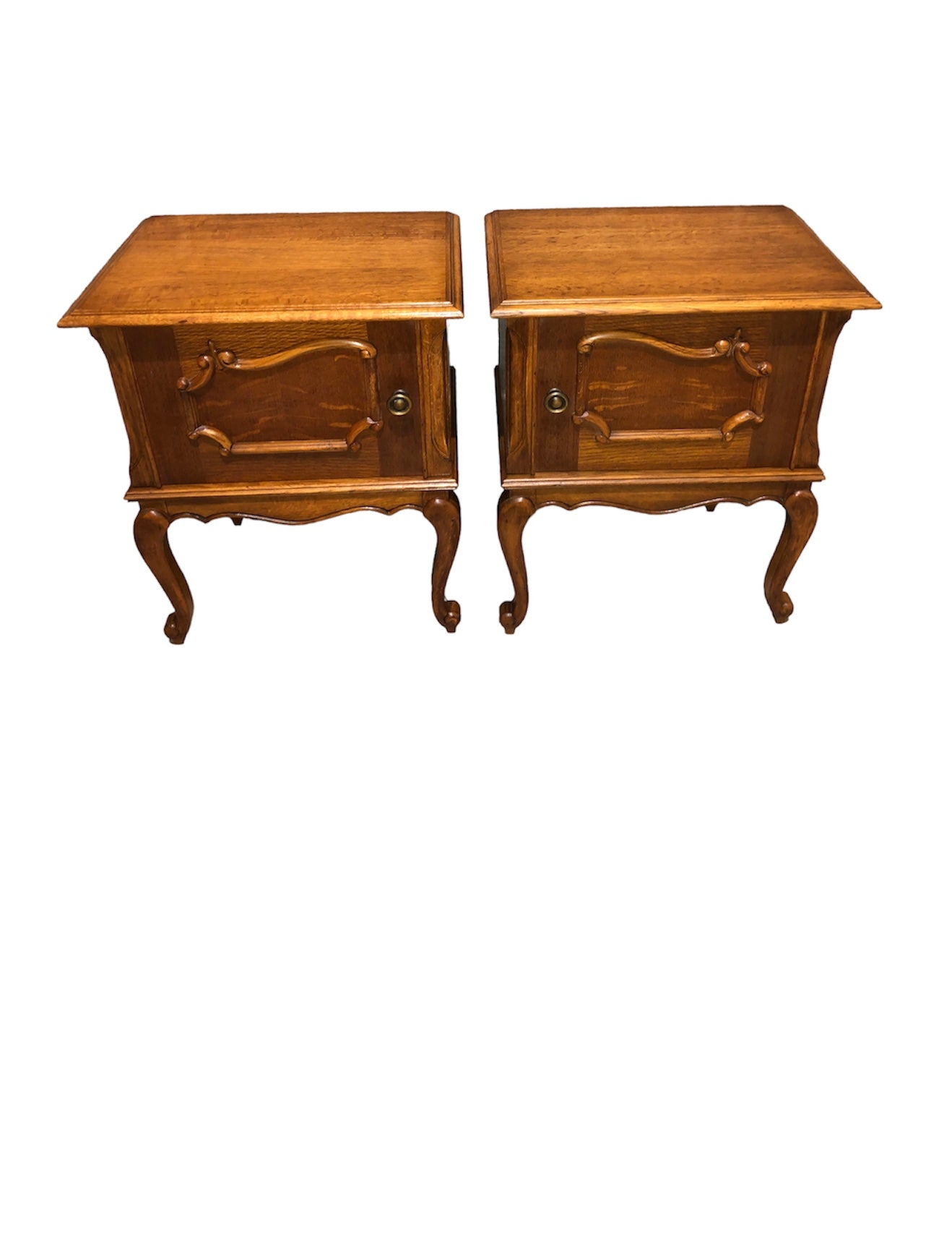 000880....Handsome Pair Of Vintage French Oak Bedside Cabinets ( sold )