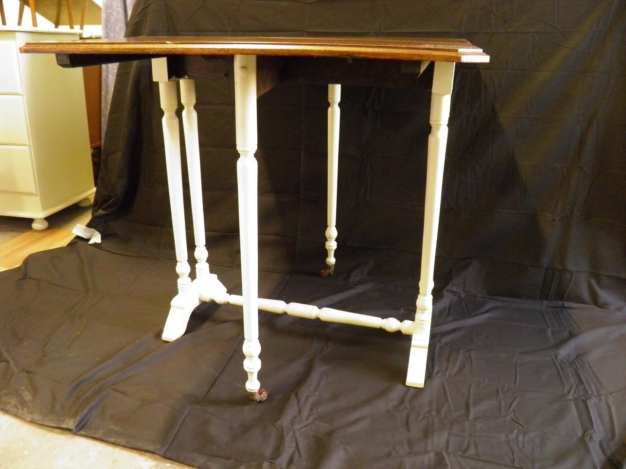 MAHOGANY SUTHERLAND TABLE / OCCASIONAL TABLE